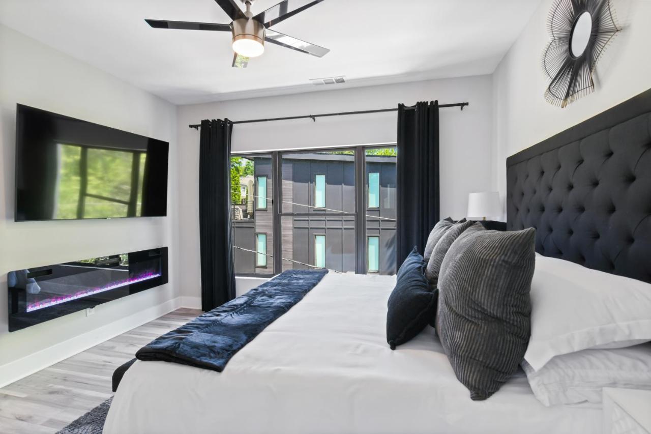 The Red Door - Ultra Modern Atlanta Home - Designedbydom Kültér fotó