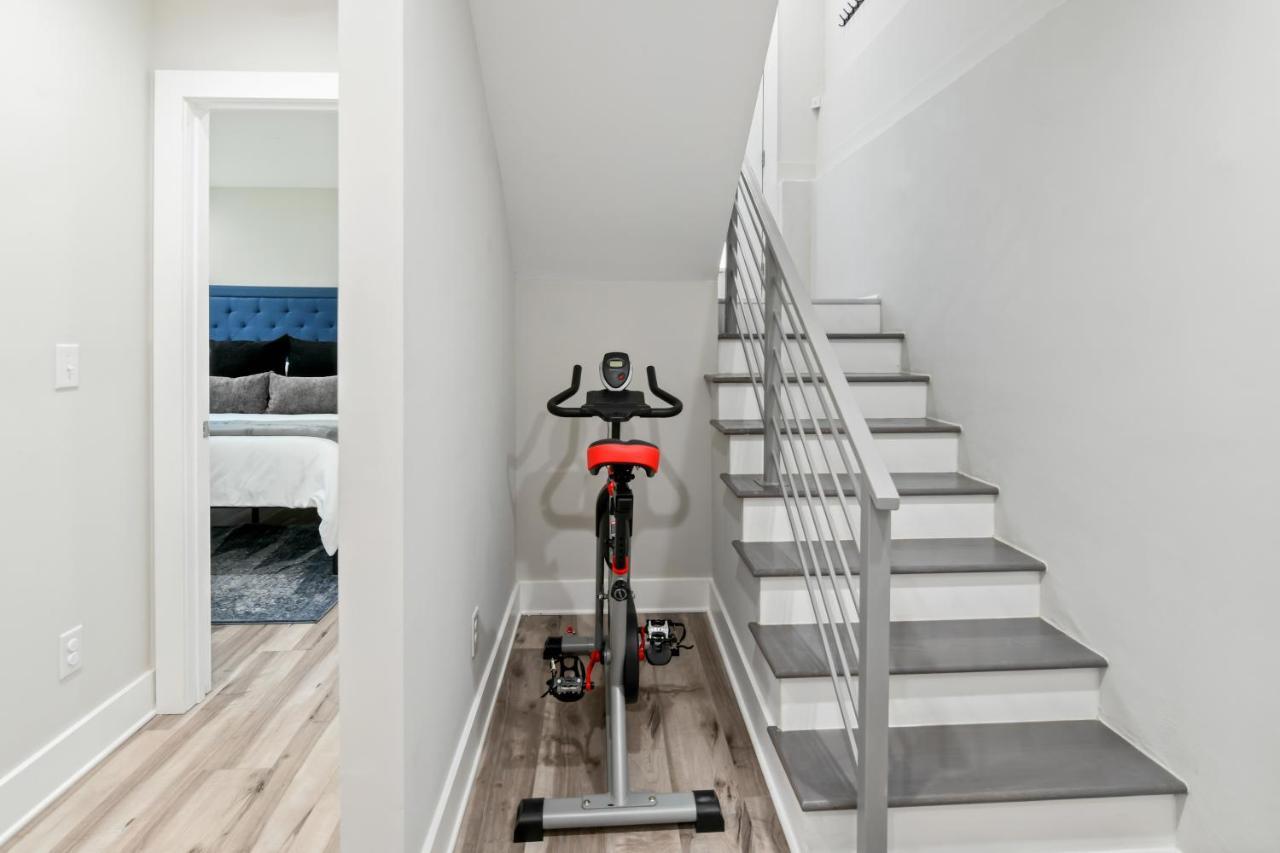 The Red Door - Ultra Modern Atlanta Home - Designedbydom Kültér fotó
