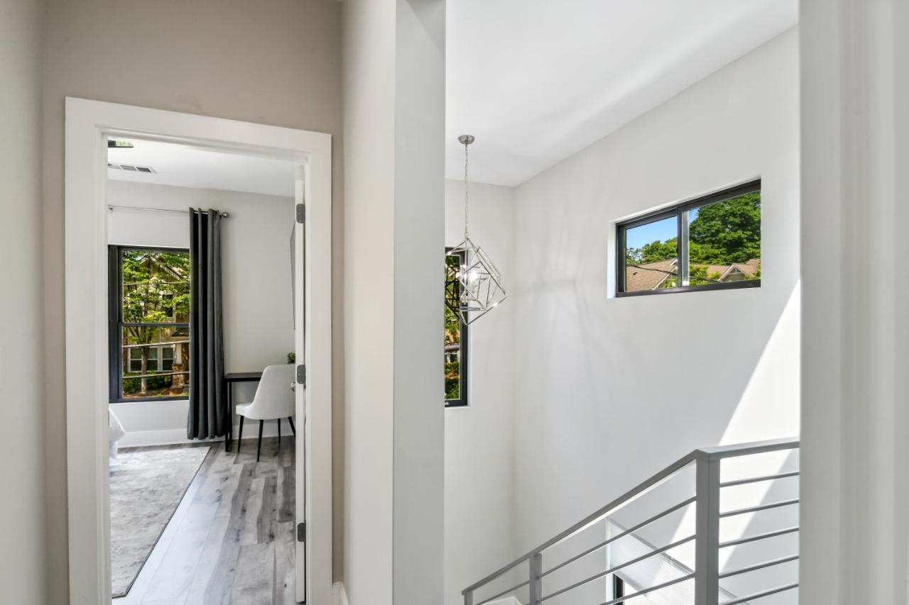 The Red Door - Ultra Modern Atlanta Home - Designedbydom Kültér fotó
