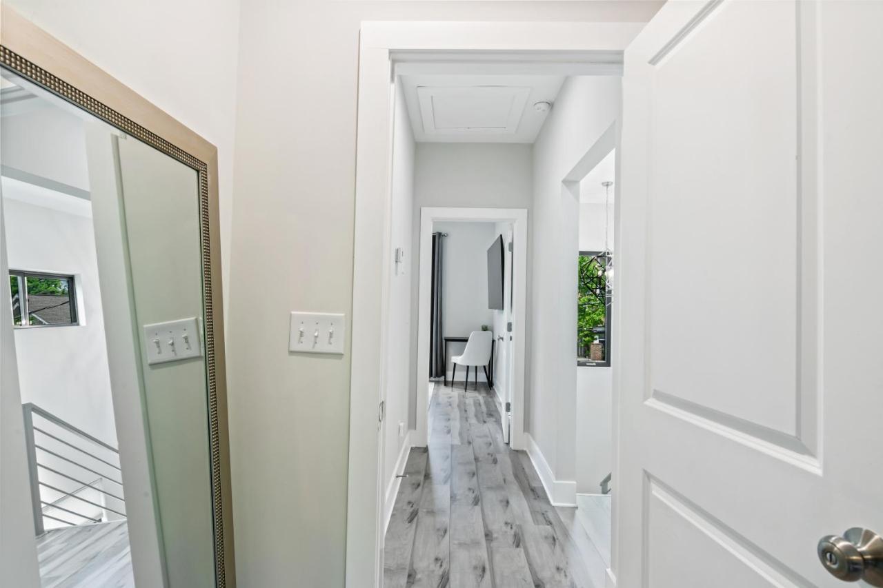 The Red Door - Ultra Modern Atlanta Home - Designedbydom Kültér fotó